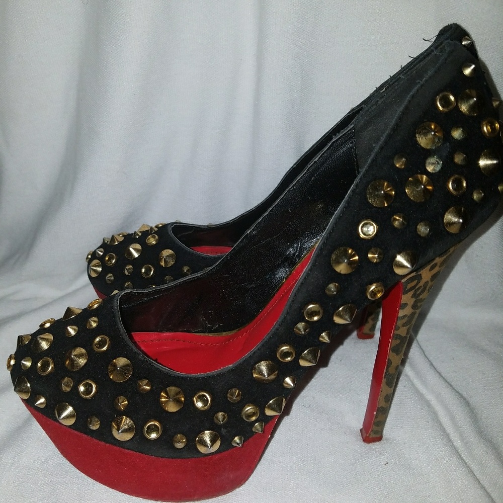Studded shoes